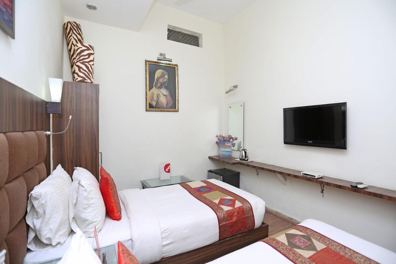 Oyo Flagship The Marc Blu Hotel Tājganj Kültér fotó