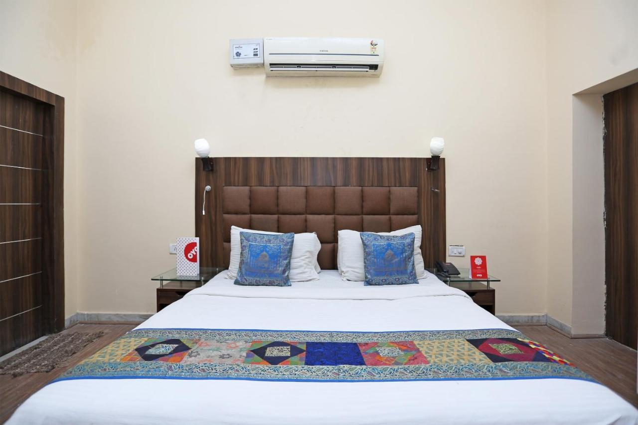 Oyo Flagship The Marc Blu Hotel Tājganj Kültér fotó