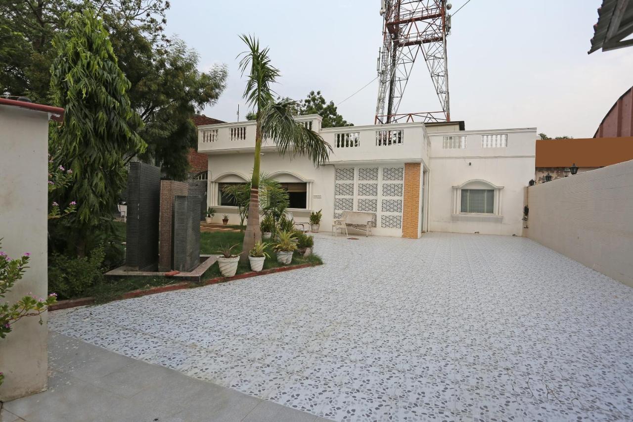 Oyo Flagship The Marc Blu Hotel Tājganj Kültér fotó